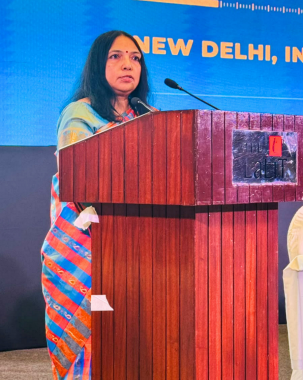 भारत ने 2628 अक्टूबर 2026 तक नई दिल्ली में पहली बार 61वीं CIML बैठक की मेजबानी की। इस बैठक में 100 से अधिक अंतरराष्ट्रीय प्रतिनिधियों और विधिक मापविज्ञान विशेषज्ञों ने भाग लिया। बैठक के दौरान OIML की रणनीति, अंतरराष्ट्रीय मानकों, उभरती प्रौद्योगिकियों और डिजिटल मापन मानकों पर चर्चा हुई। इसका उद्देश्य उपभोक्ता विश्वास को मजबूत करना और वैश्विक स्तर पर निष्पक्ष व्यापार को बढ़ावा देना रहा।